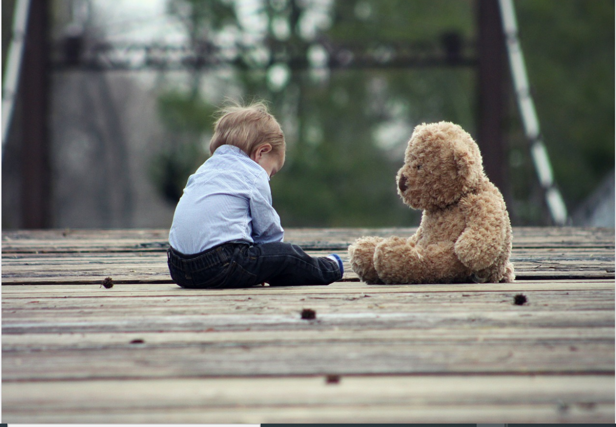 BoyWithTeddy1 BoyWithTeddy1